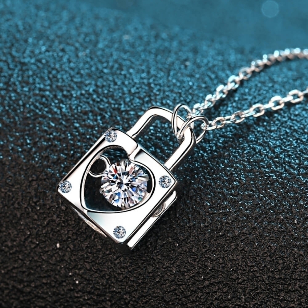 .3 Carat Moissanite Lock Necklace‎ NWT